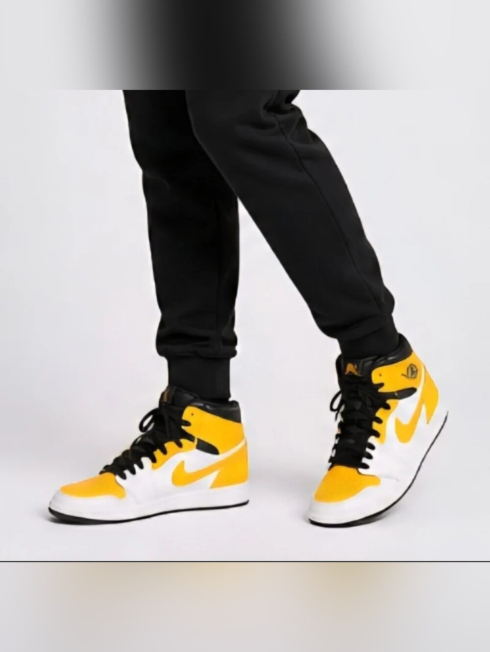 Air Jordan 1 Mid University Gold White Black Men’s 10 554724-170 Sneakers
